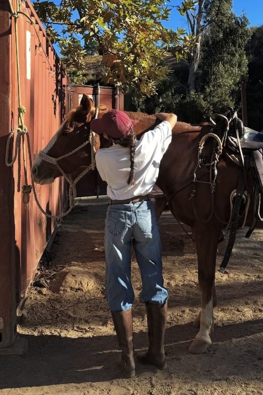 9 Elements of Equestrian Style for Ho…